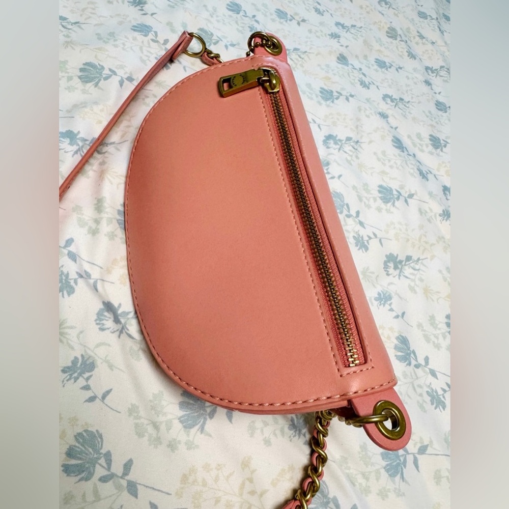 NWOT Coach Leather Belt Bag Salmon Pink With Gold Chain - Picture 3 of 4